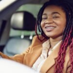 Anitta volta ao país e reorganiza compromissos profissionais e sociais