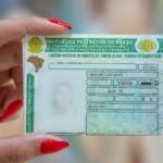 Londrina inaugura maior Papai Noel flutuante do mundo