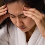 Estudo aponta que mulheres sofrem mais e por mais tempo com enxaquecas