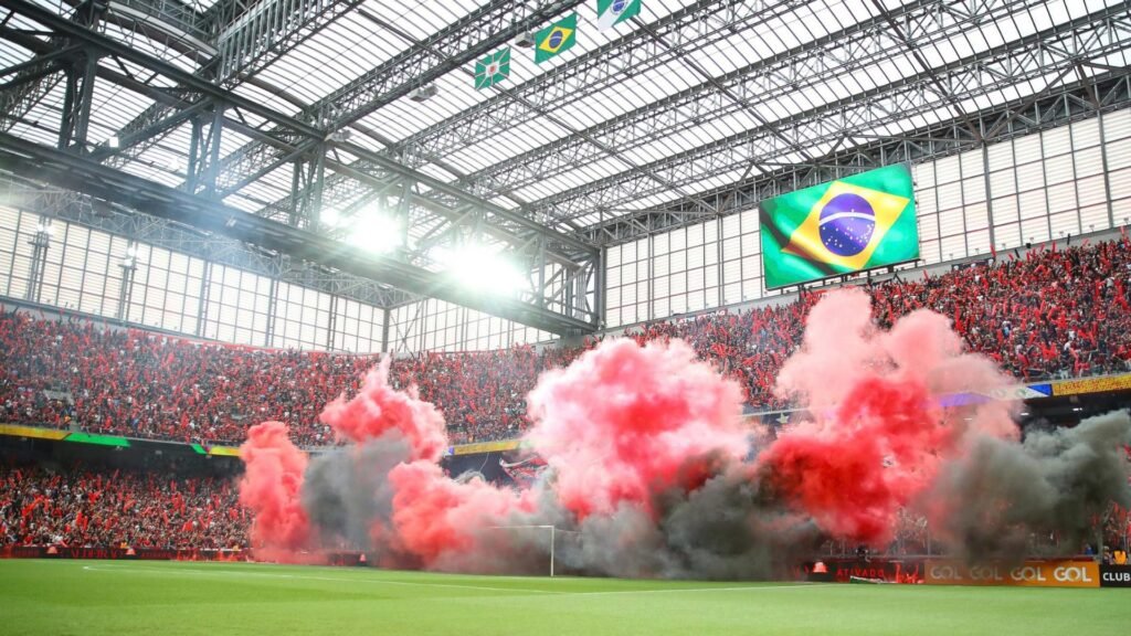 Athletico Paranaense celebra 102 anos com festa aberta ao público