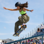 Paraná oferece bolsa de R$ 810 para cuidadores de idosos