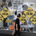 Ponte de Guaratuba recebe desfile com motos e carros antigos neste sábado