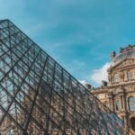 Louvre reabre galeria sem exibir joias da Coroa