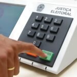 Bienal de Curitiba promove visita guiada com curador internacional